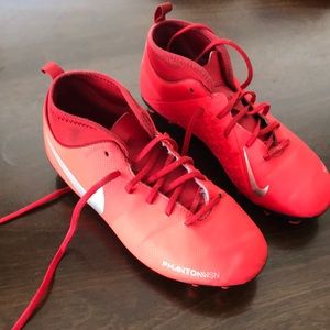 Soccer cleats